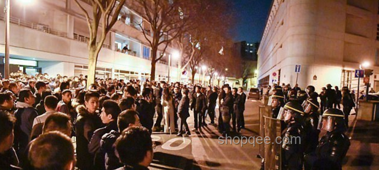 纽约示威时如何安全应对警方冲突，保护自己权益
